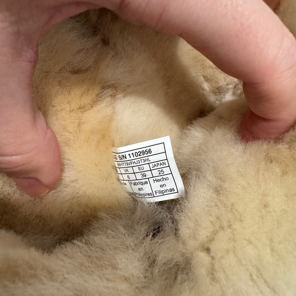 UGG Irina Star Charm boots - Picture 5 of 10